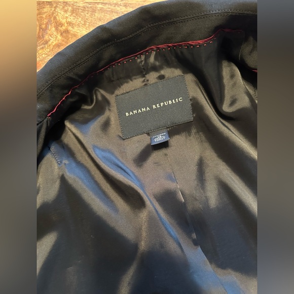 Banana Republic Black Blazer; size 14; great condition. - Picture 5 of 8